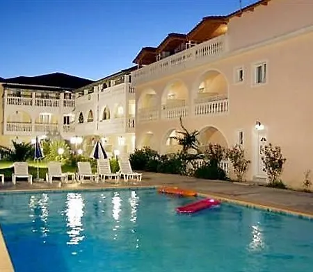 Plessas Palace Apartmanhotel Alikanász