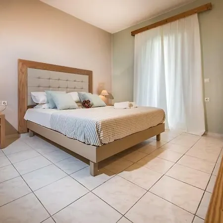 Plessas Palace 3* Alikanász